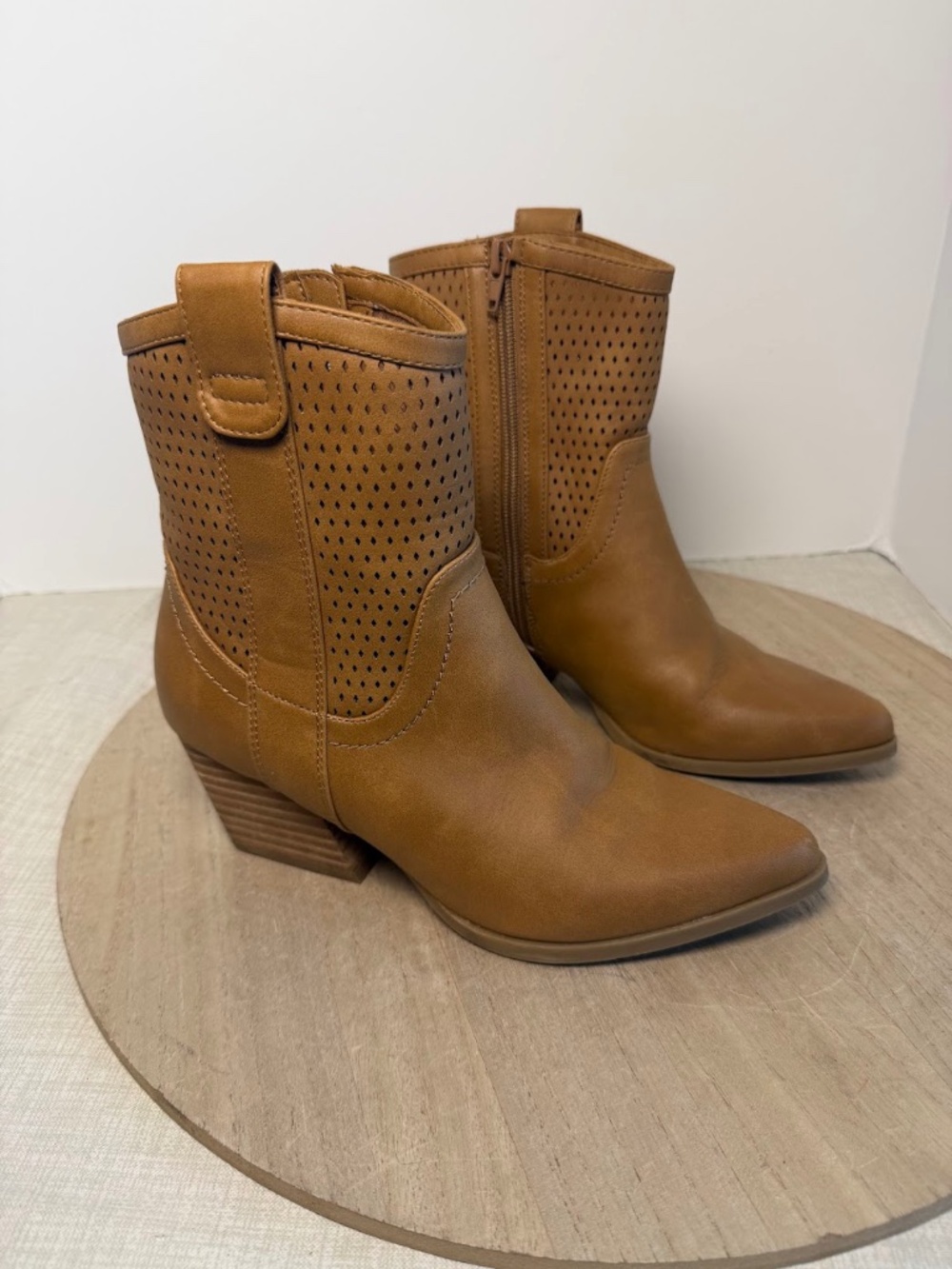 DV Dolce Vita Perforated Western Ankle Boots Brown Size 7